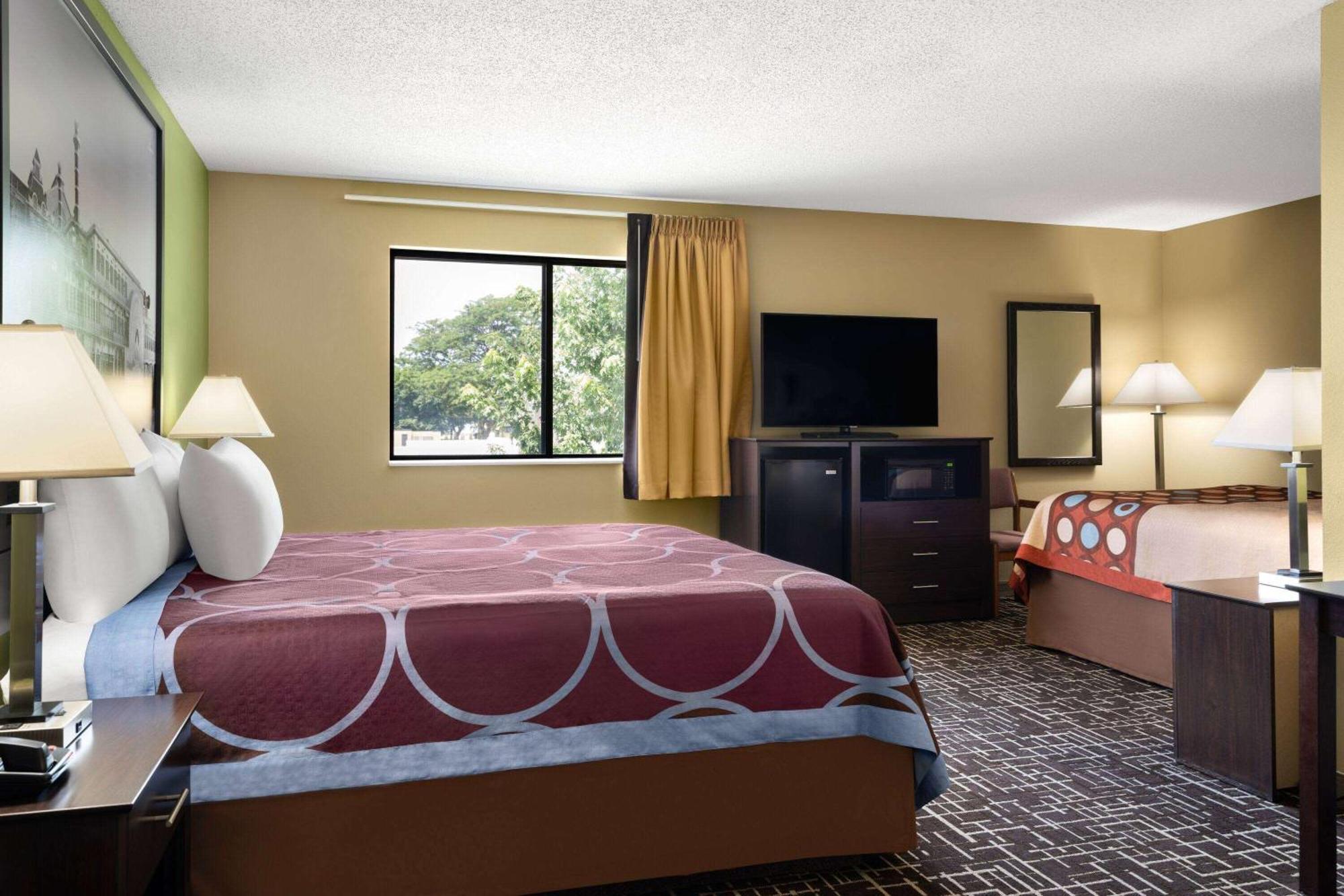 Super 8 By Wyndham Dyersville Buitenkant foto