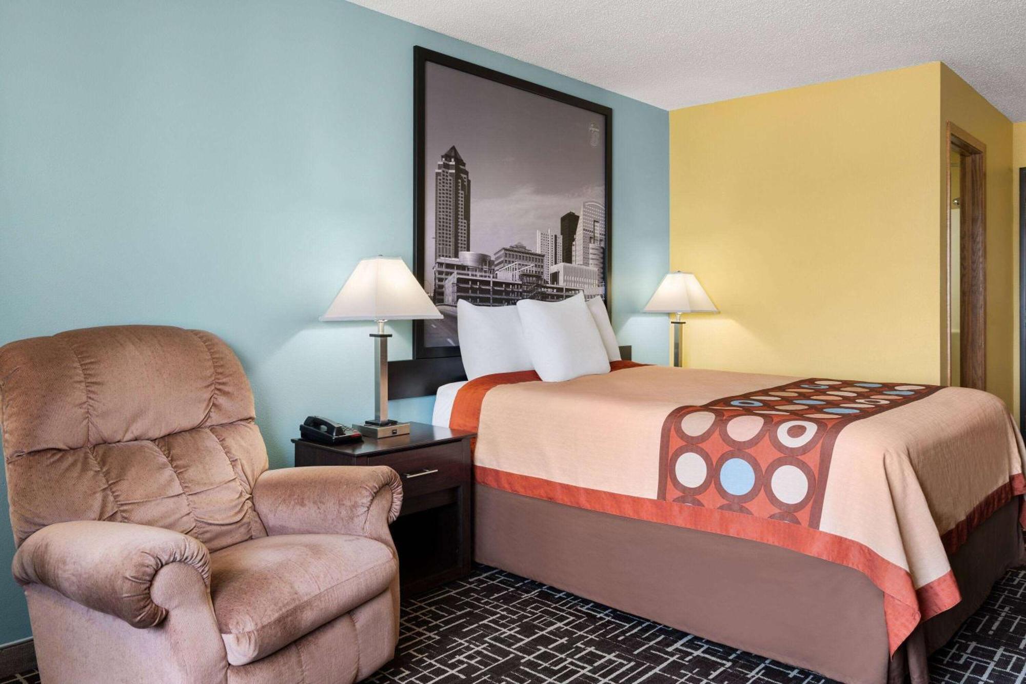 Super 8 By Wyndham Dyersville Buitenkant foto