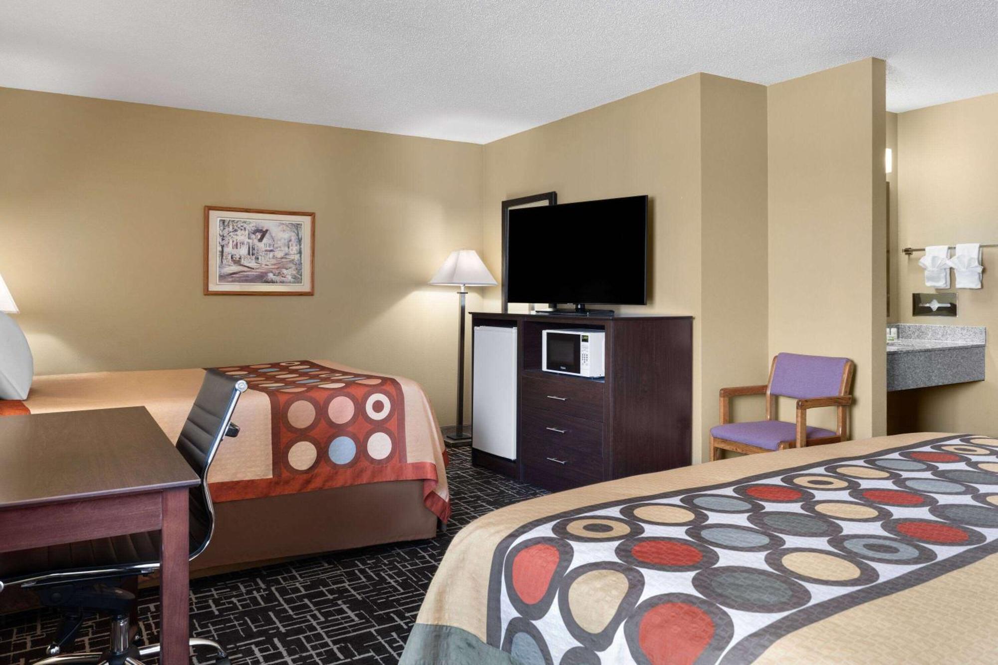 Super 8 By Wyndham Dyersville Buitenkant foto