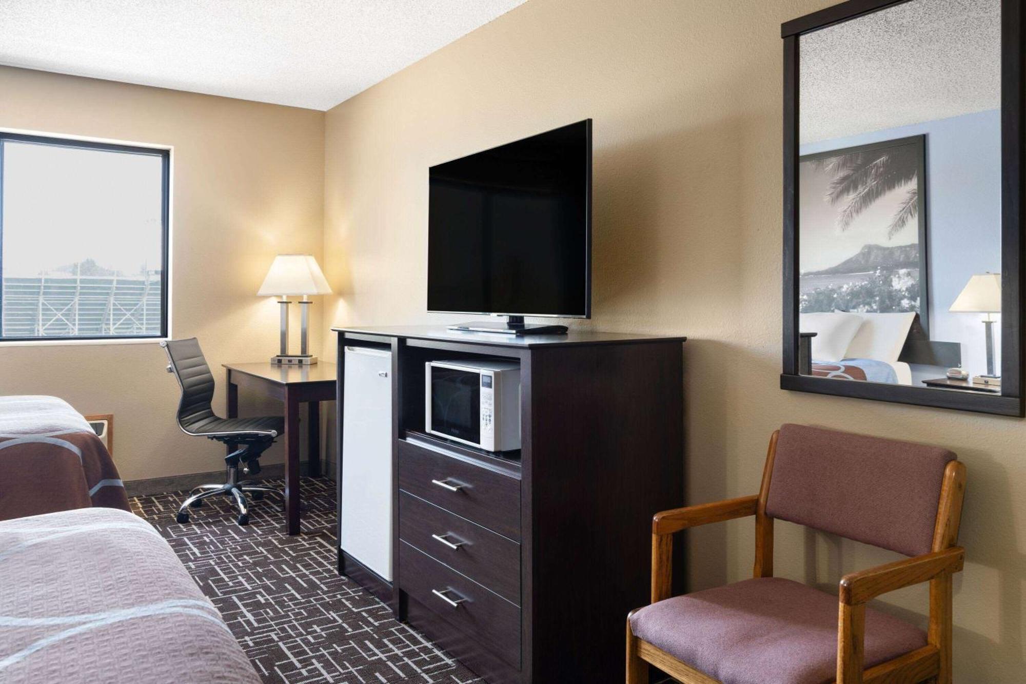 Super 8 By Wyndham Dyersville Buitenkant foto