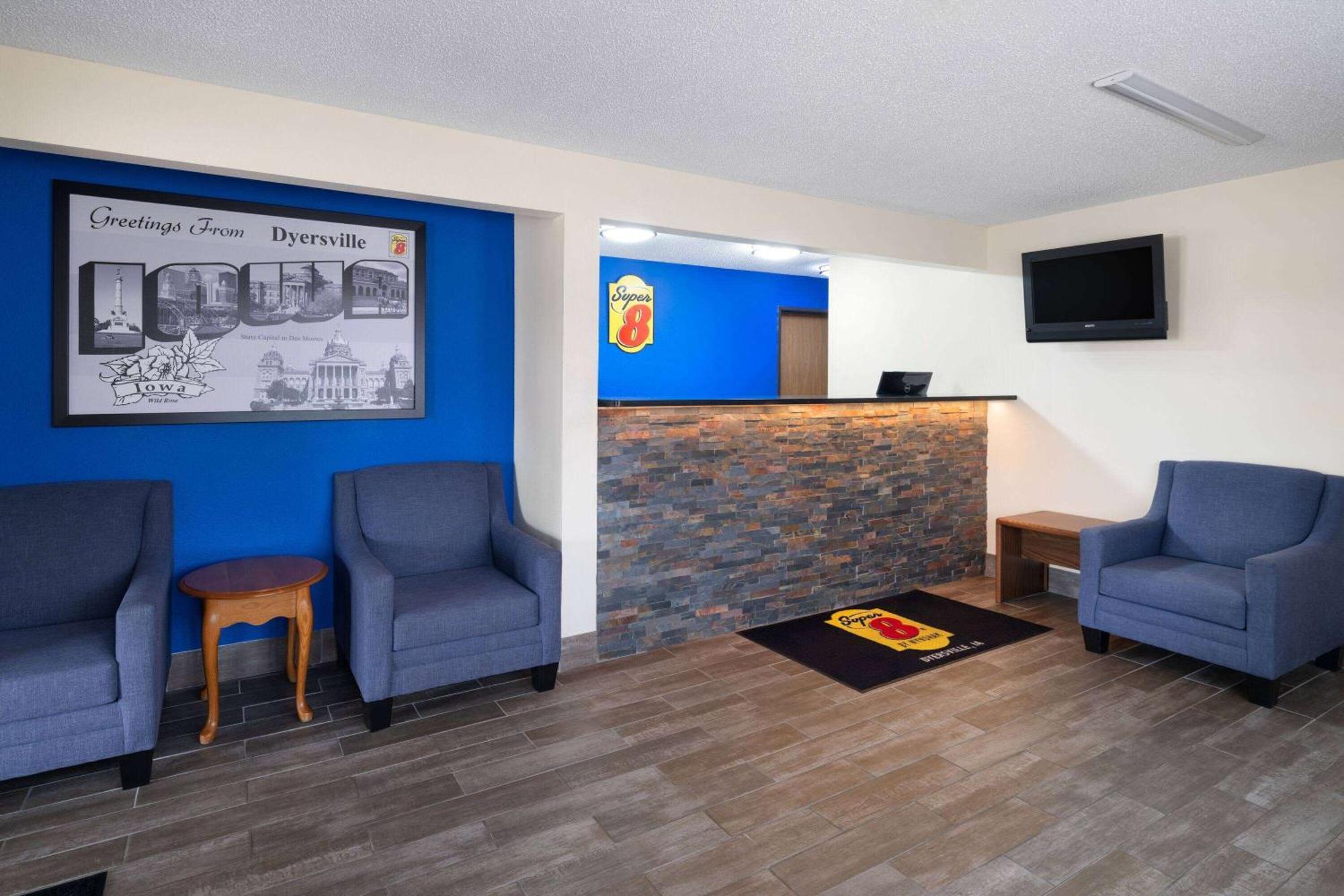 Super 8 By Wyndham Dyersville Buitenkant foto